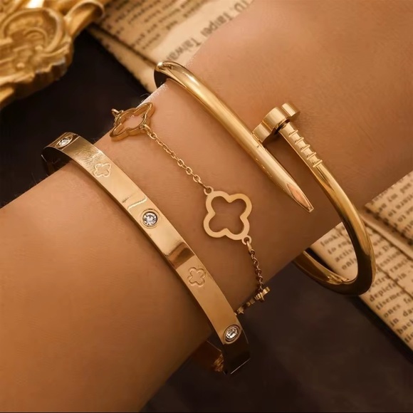 2PCS Gold Clover Stainless Steel Bracelet Set - Picture 5 of 16